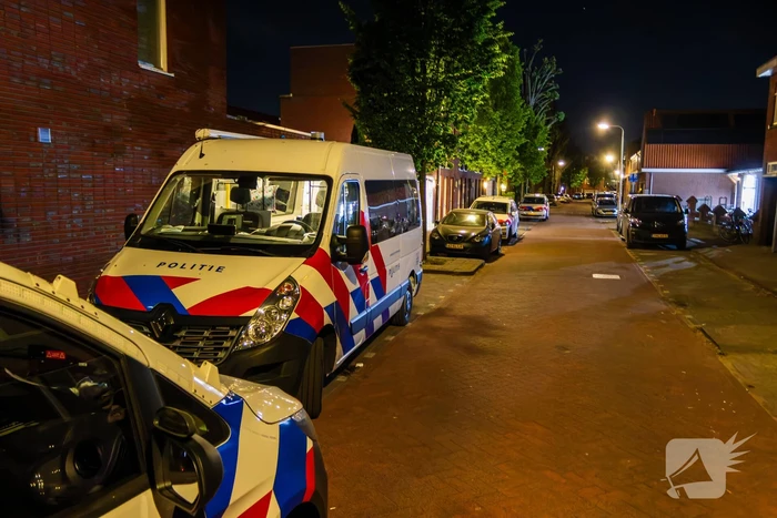 Arrestatieteam voert inval uit bij café