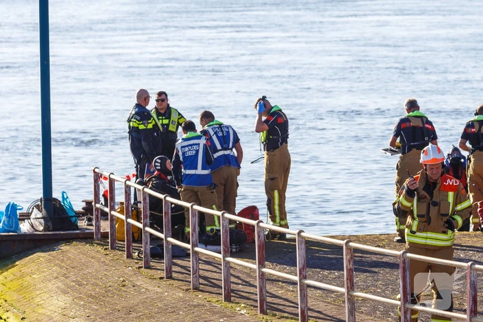 Hulpdiensten zoeken naar visser