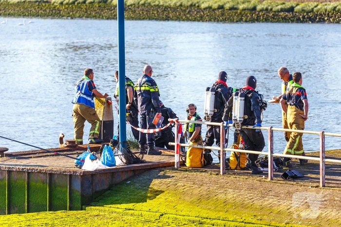 Hulpdiensten zoeken naar visser