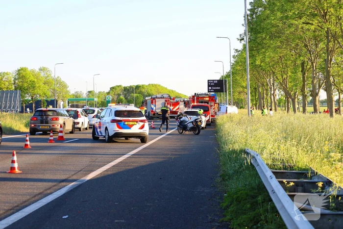 Ernstig ongeval tussen twee auto's op snelweg