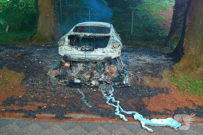 Onderzoek naar oorzaak van autobrand