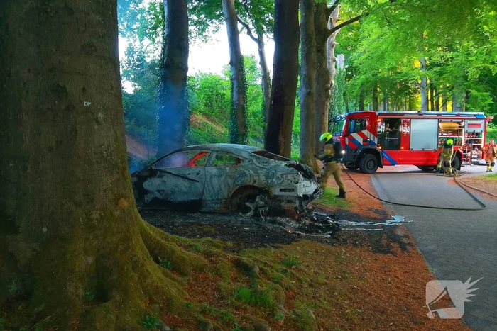 Onderzoek naar oorzaak van autobrand
