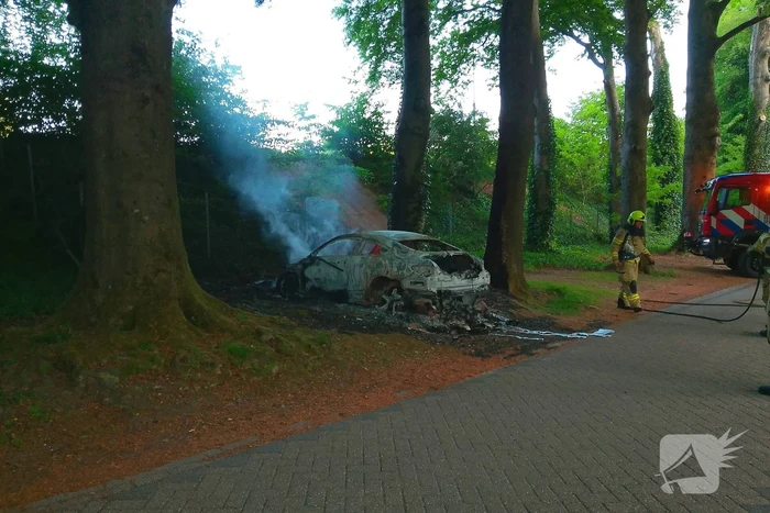 Onderzoek naar oorzaak van autobrand