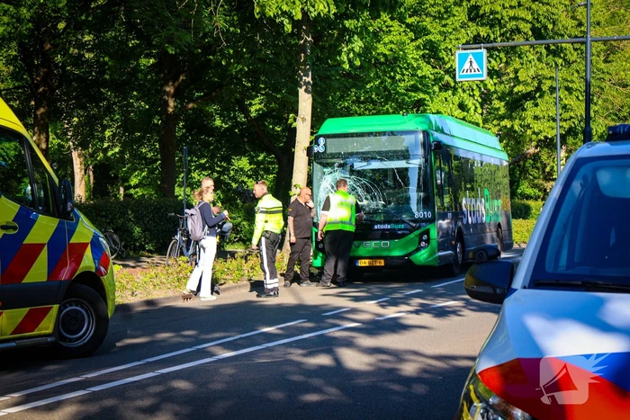 Fietser gewond na ongeval met bus
