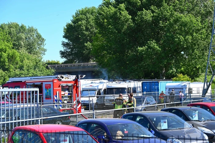 Brand in loods zorgt voor flinke rookontwikkeling