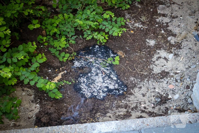 Buitenbrand zorgt voor brandlucht in woning