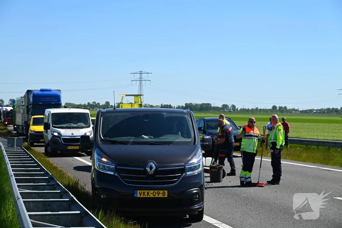 Kop-staartbotsing in staart file eerdere aanrijding