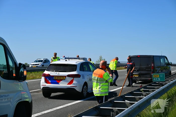Kop-staartbotsing in staart file eerdere aanrijding
