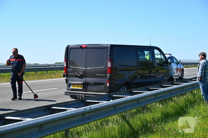 Kop-staartbotsing in staart file eerdere aanrijding