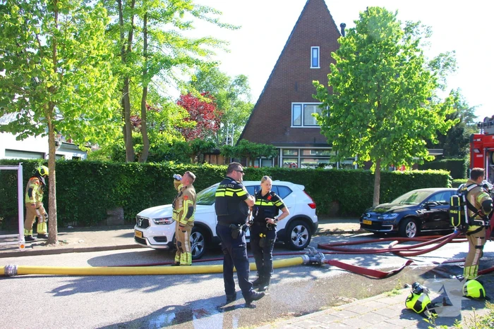 Forse rookontwikkeling zichtbaar bij gebouwbrand
