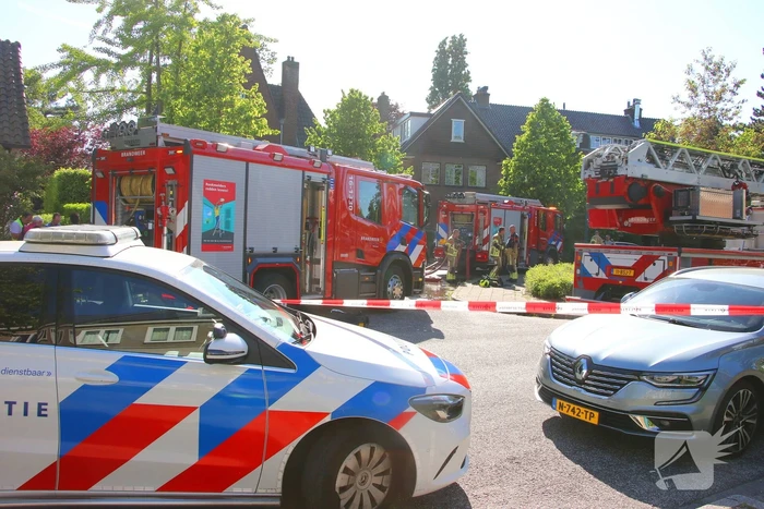 Forse rookontwikkeling zichtbaar bij gebouwbrand