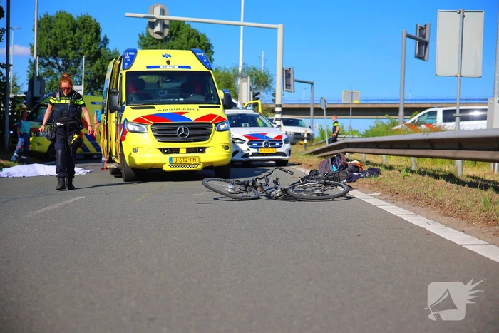 Fietser geschept en overleden