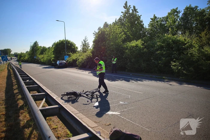 Fietser geschept en overleden