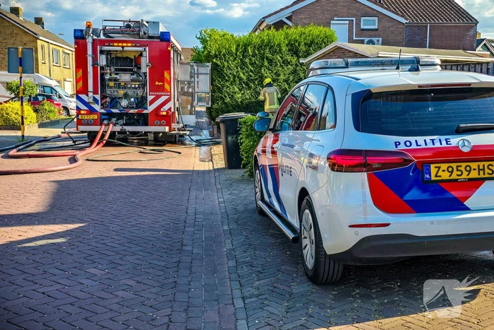 Brand in bijgebouw veroorzaakt rookontwikkeling