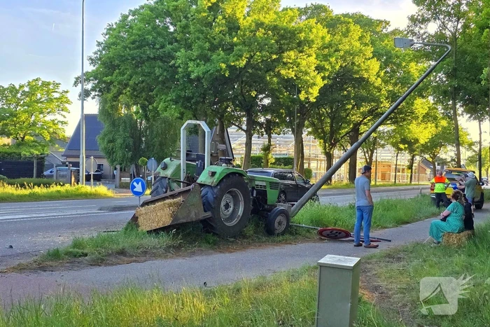 Ongeval met tractor en personenauto