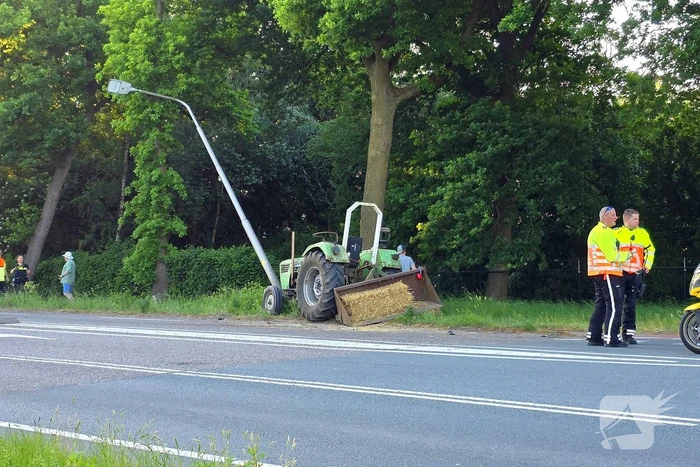 Ongeval met tractor en personenauto