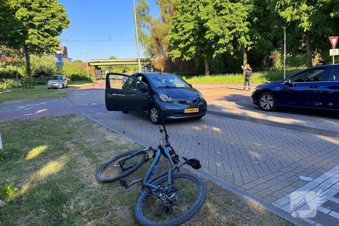 Fietser geschept op oversteekplaats
