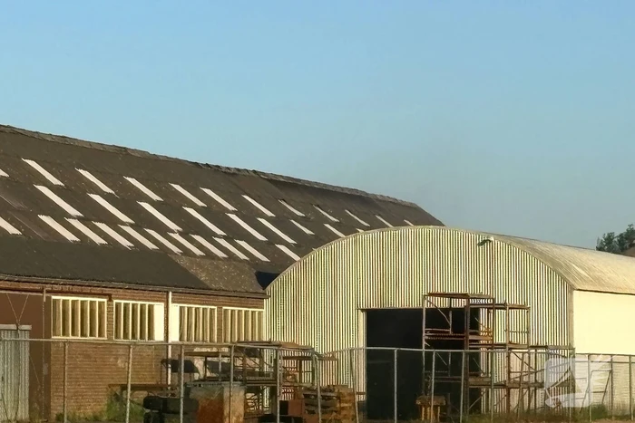 Hulpdiensten ingezet voor brand in loods
