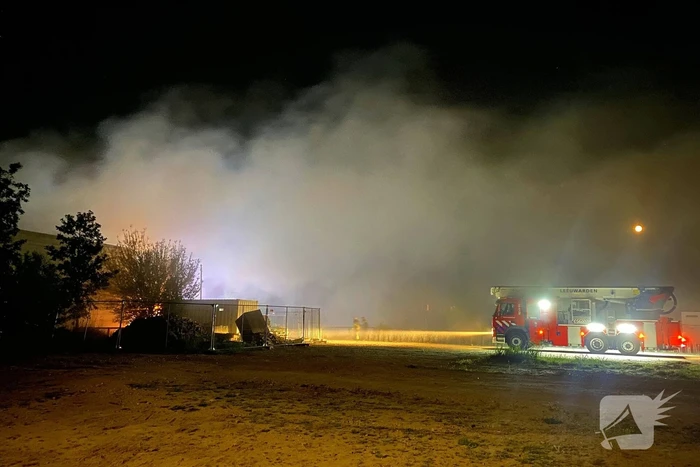 Brand in tijdelijke units zorgt voor rookoverlast