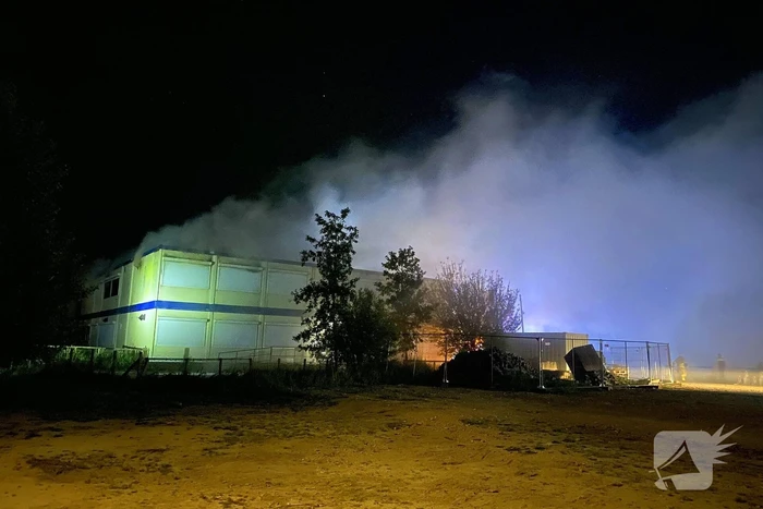 Brand in tijdelijke units zorgt voor rookoverlast