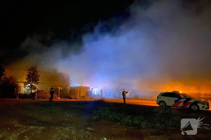 Brand in tijdelijke units zorgt voor rookoverlast