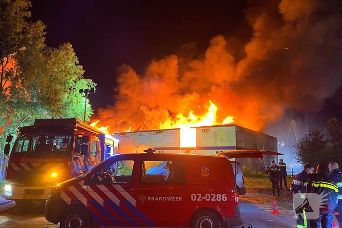 Brand in tijdelijke units zorgt voor rookoverlast