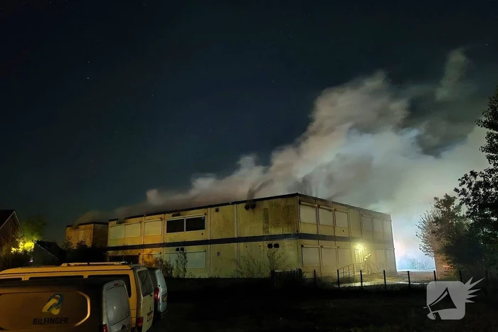 Brand in tijdelijke units zorgt voor rookoverlast