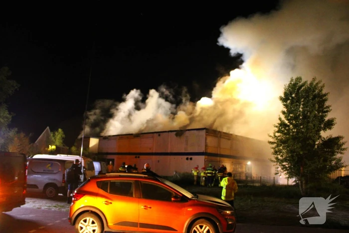 Brand in tijdelijke units zorgt voor rookoverlast