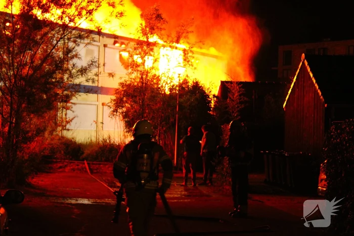 Brand in tijdelijke units zorgt voor rookoverlast