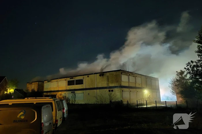 Brand in tijdelijke units zorgt voor rookoverlast