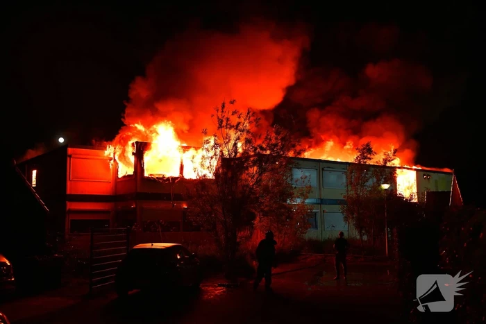 Brand in tijdelijke units zorgt voor rookoverlast