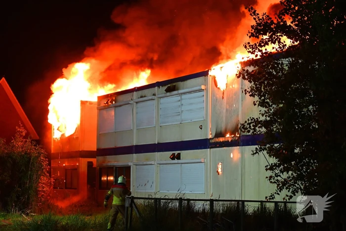 Brand in tijdelijke units zorgt voor rookoverlast