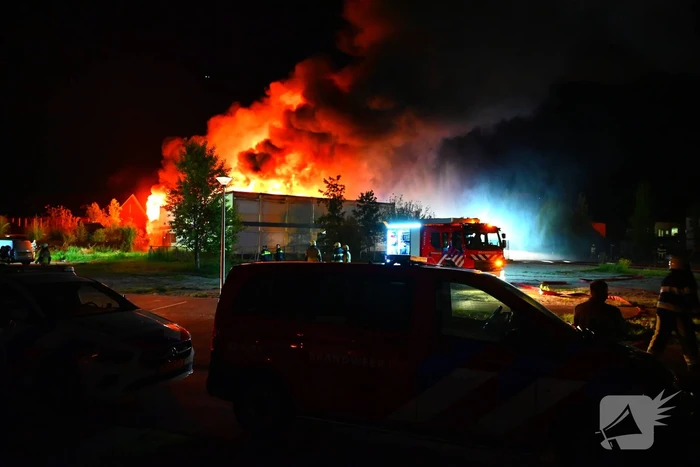 Brand in tijdelijke units zorgt voor rookoverlast
