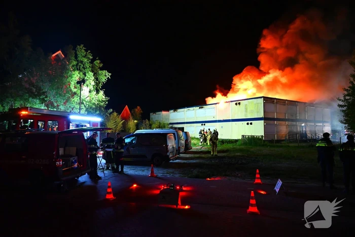 Brand in tijdelijke units zorgt voor rookoverlast