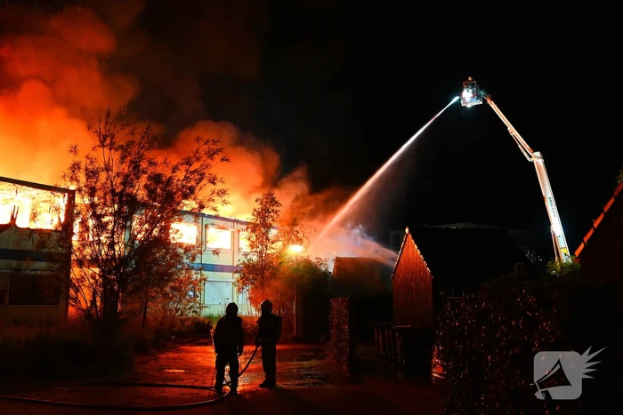 Brand in tijdelijke units zorgt voor rookoverlast