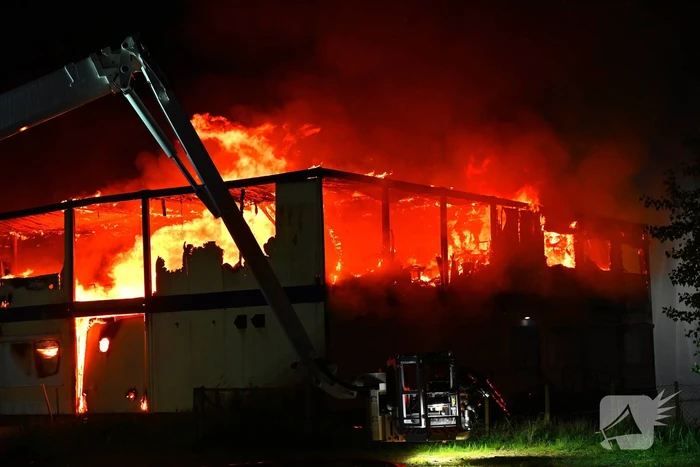 Brand in tijdelijke units zorgt voor rookoverlast