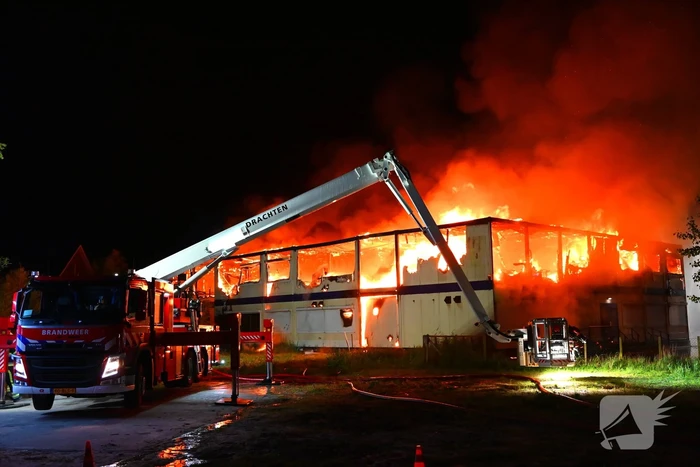 Brand in tijdelijke units zorgt voor rookoverlast