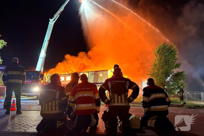 Brand in tijdelijke units zorgt voor rookoverlast