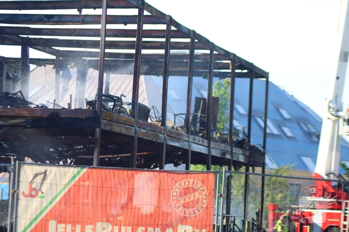 Brand in tijdelijke units zorgt voor rookoverlast