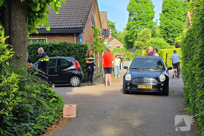 Ongeval tussen auto en fiets leidt tot ziekenhuisopname