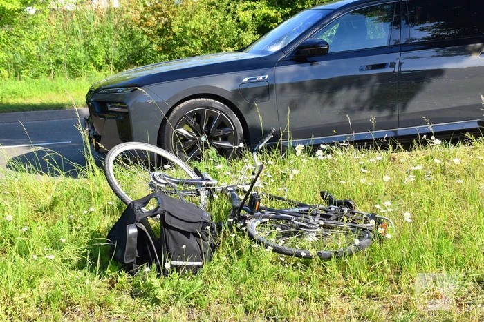 Zwaargewonde fietser na aanrijding