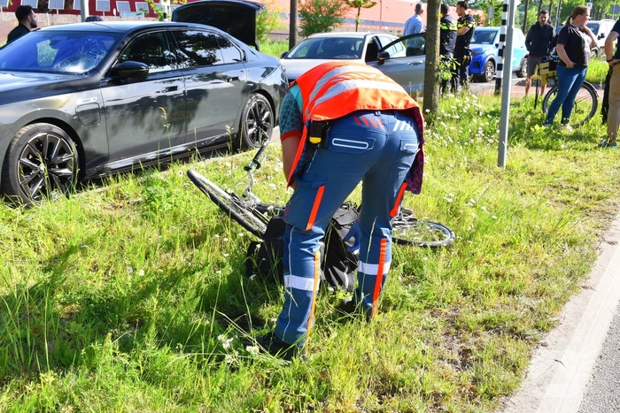 Zwaargewonde fietser na aanrijding