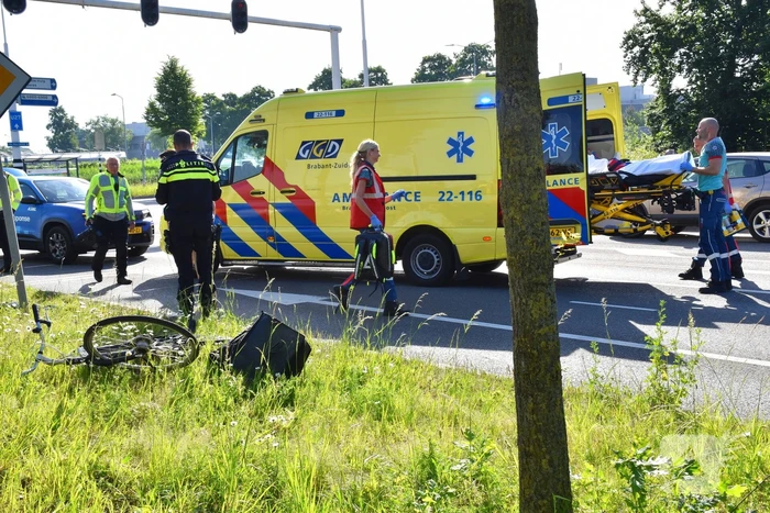 Zwaargewonde fietser na aanrijding
