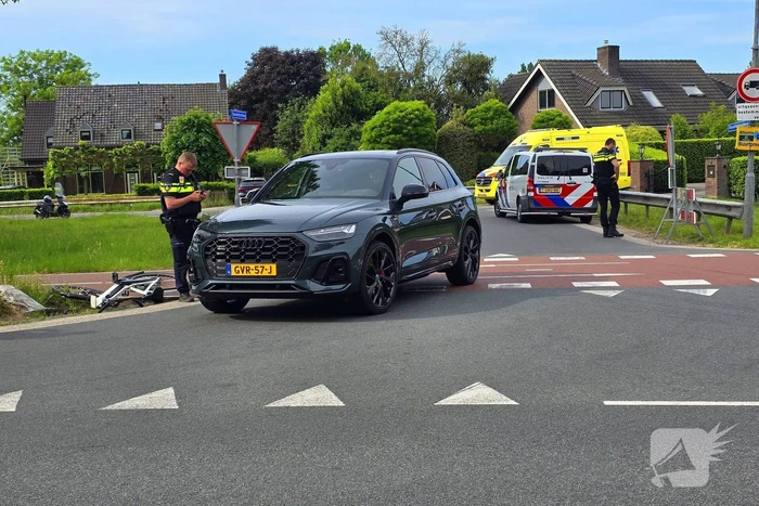 Ongeval tussen auto en fietser zorgt voor medische hulp