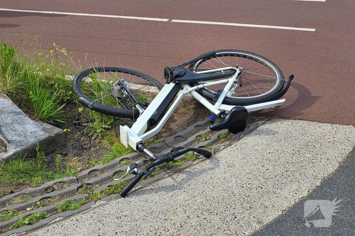 Ongeval tussen auto en fietser zorgt voor medische hulp