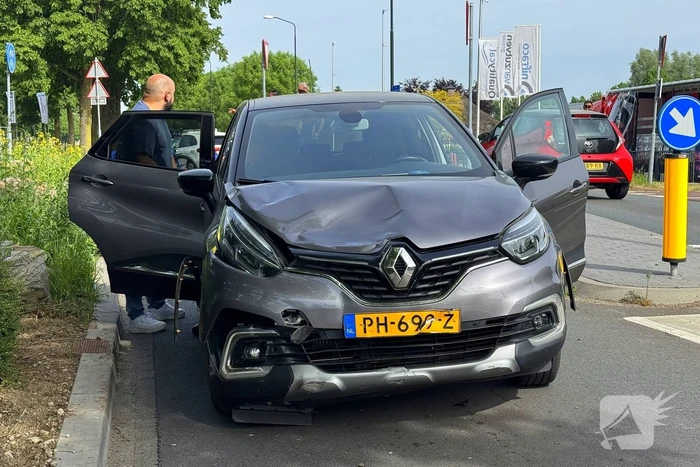 Bromfietser gewond bij aanrijding