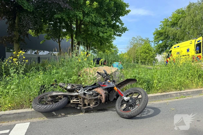 Bromfietser gewond bij aanrijding