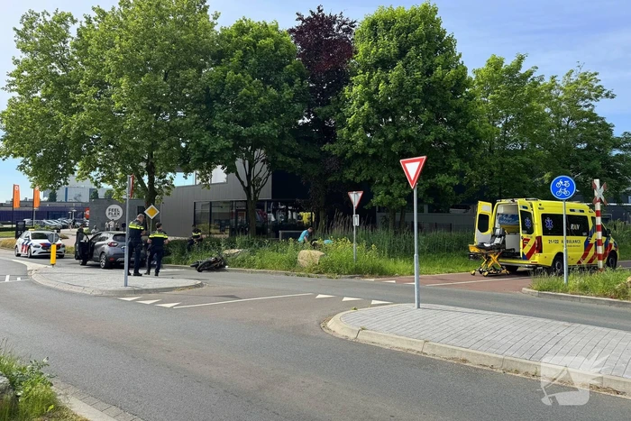 Bromfietser gewond bij aanrijding