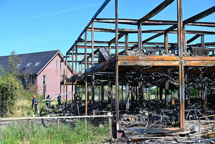 School verliest lokalen en inventaris door vuur