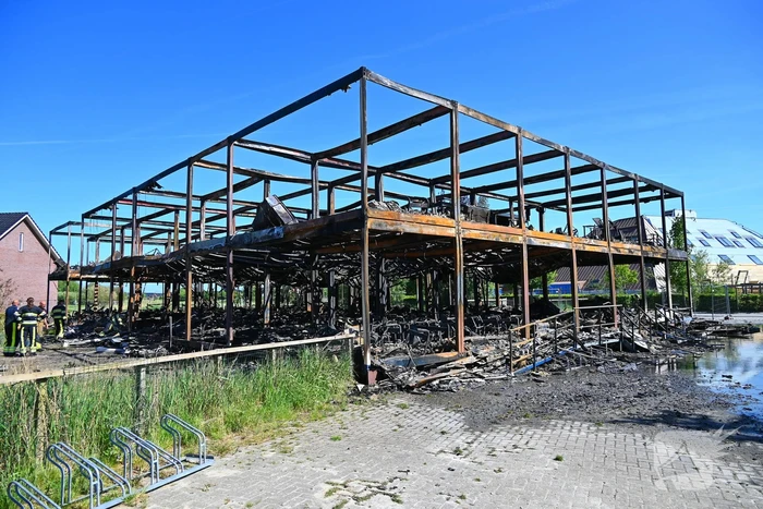 School verliest lokalen en inventaris door vuur